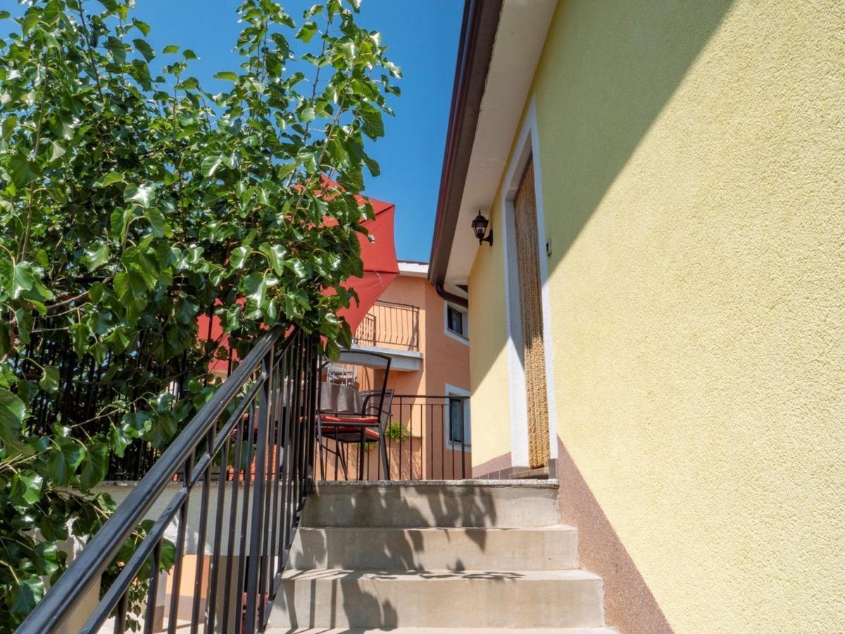 Studio Apartment Gianni Vizinada Exterior photo