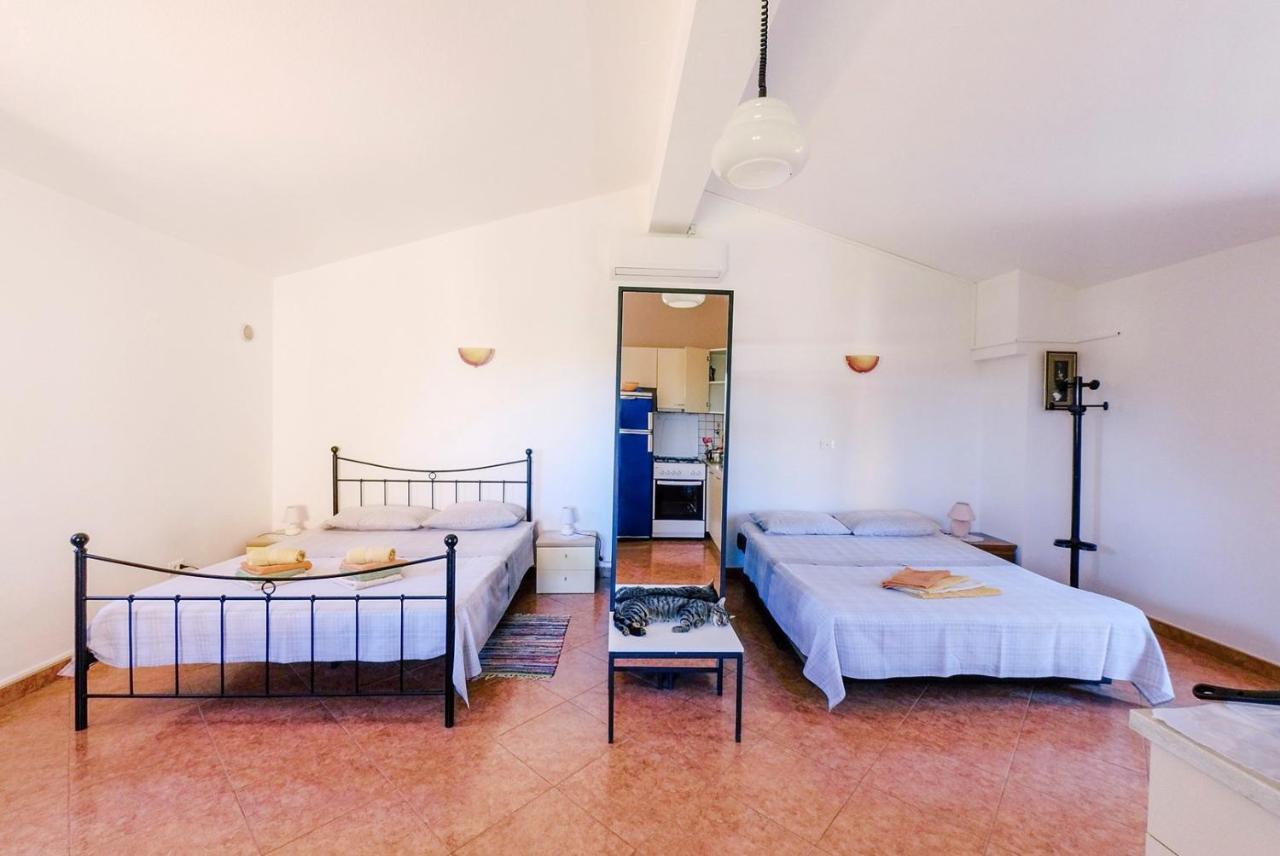 Studio Apartment Gianni Vizinada Exterior photo